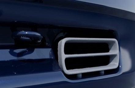 Grelha inferior para-choques Peugeot 106 MK1 em polímero técnico nova instalada vista lateral detalhe encaixe